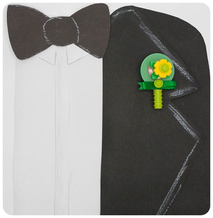 bottoniera sposo greenery fatta con i lego