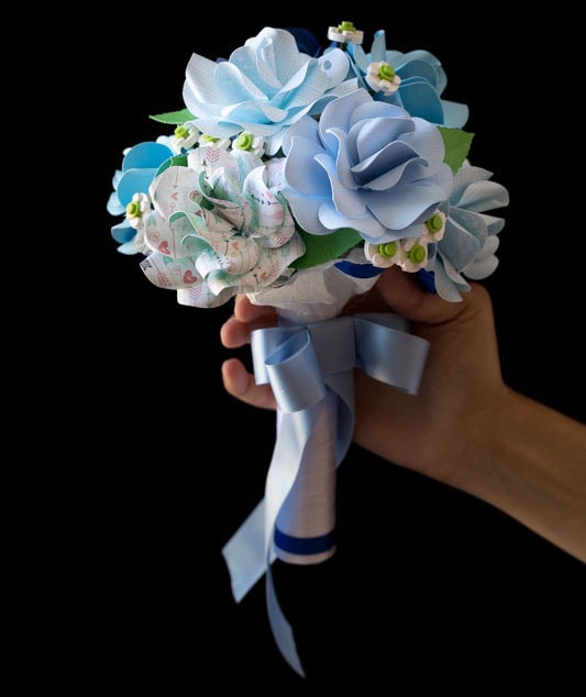 Fiori artigianali per regalo di nascita