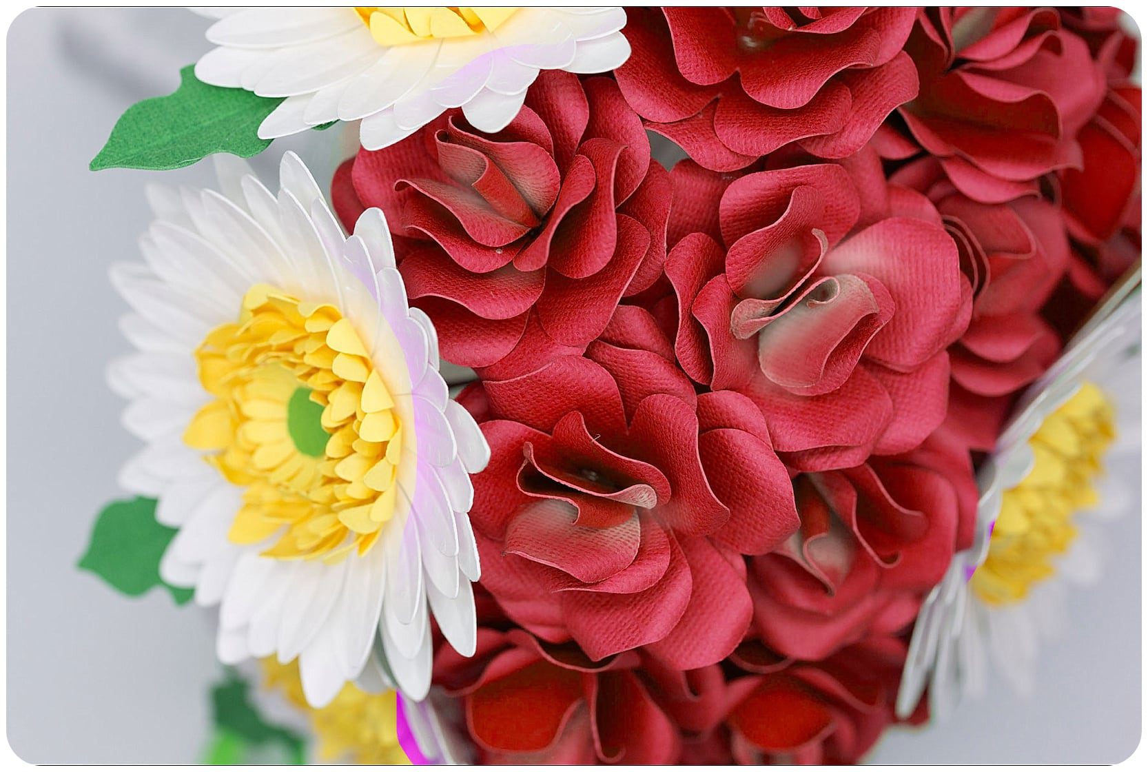 bouquet-rose-rosse-sfumate-bianche