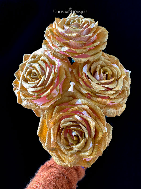 rose in carta crespa