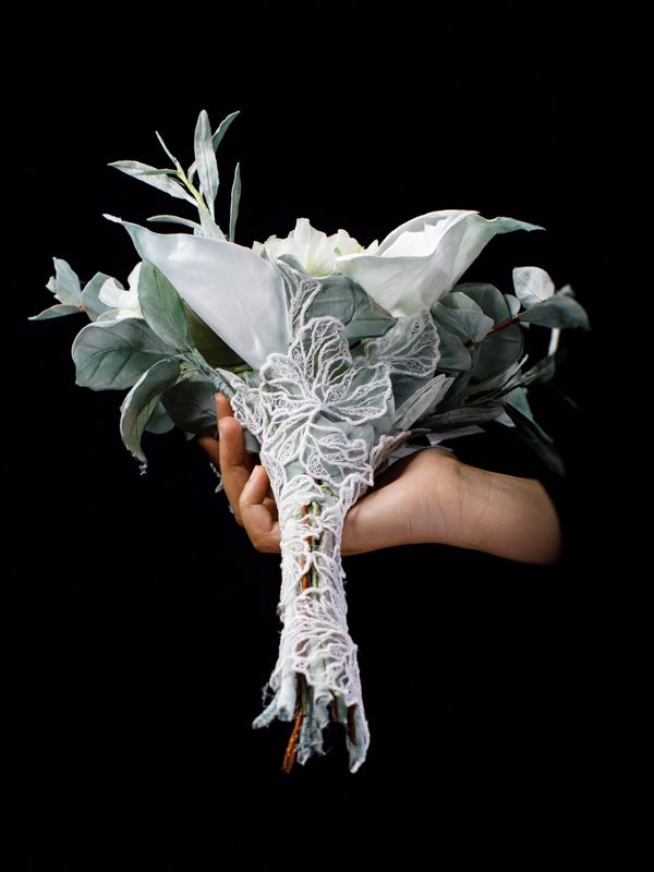 bouquet di calle e eucalipto