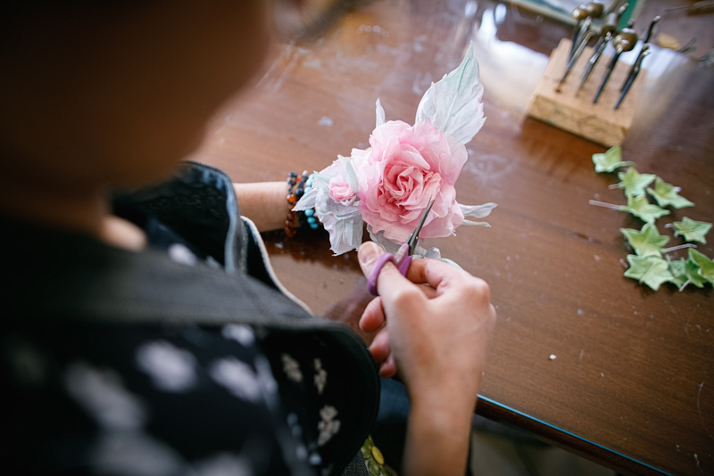 fiori di stoffa nella moda 2025