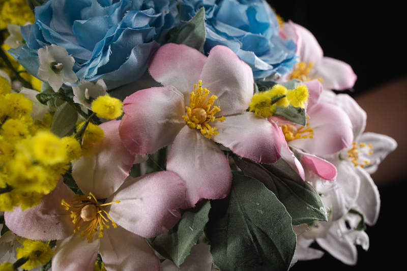 Bouquet di mimose e rose blu-02