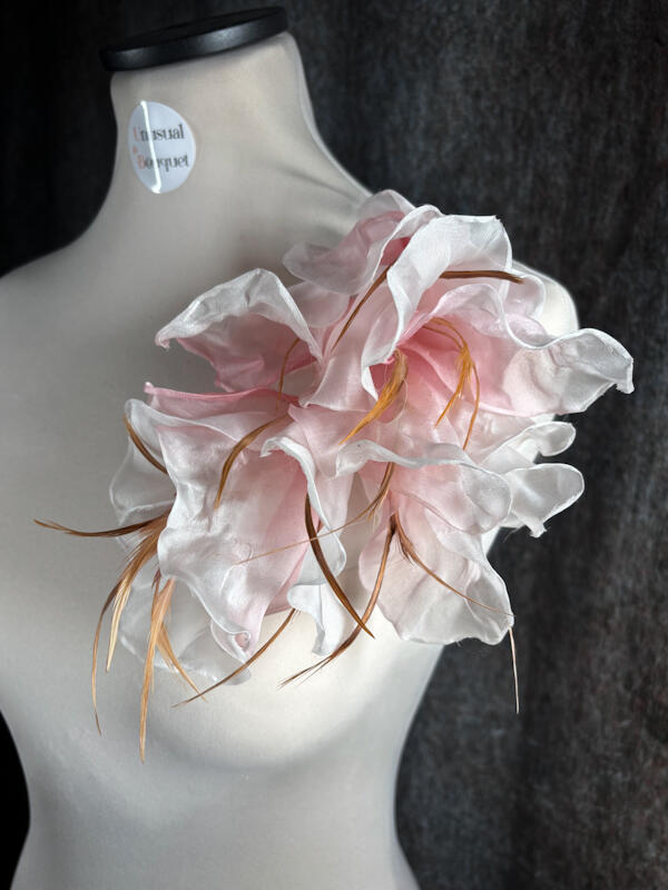 Spilla Grande Fiore Seta Organza Fatta a Mano