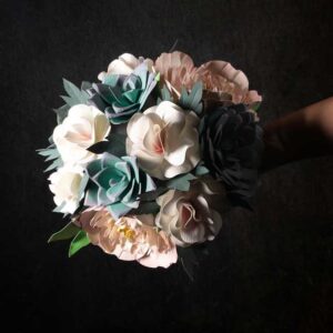 bouquet-fiori-di-carta-e-piante-grasse