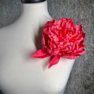 Spilla peonia corallo