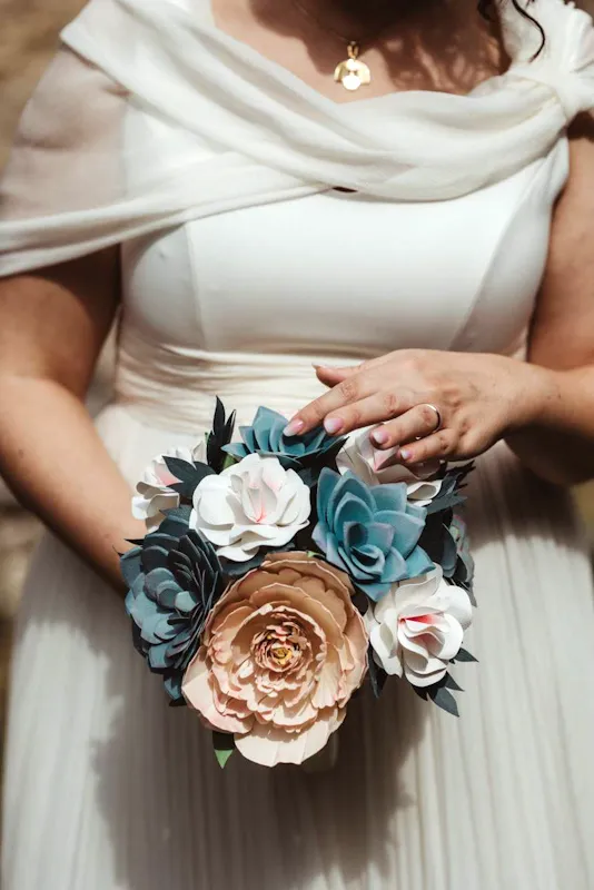 Bouquet alternativo gioiello conservato come oggetto design