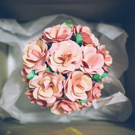 Cosa regalare alla sposa: bouquet alternativo in carta